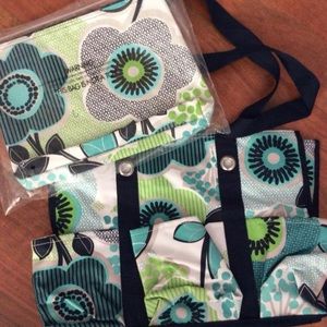 💖NWOT- Thirty One Utility Tote and Zip Pouch
